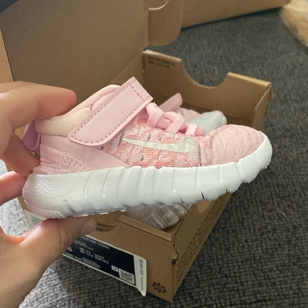 Toddler 3C Nike pink shoe